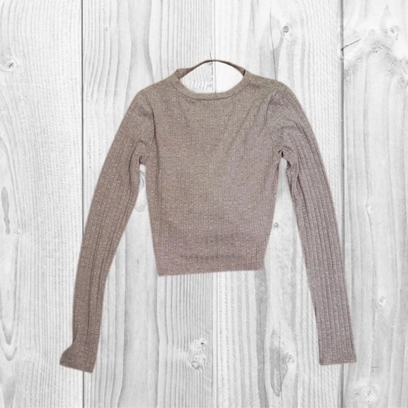 FOREVER 21 Cropped Comfy Twist Long Sleeve - Picture 2 of 2